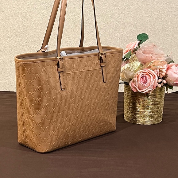 MICHAEL MICHAEL KORS JET SET 384GJ62Y PALE PEANUT MD CARRYALL TOTE SMLS029-0001 - Picture 7 of 7